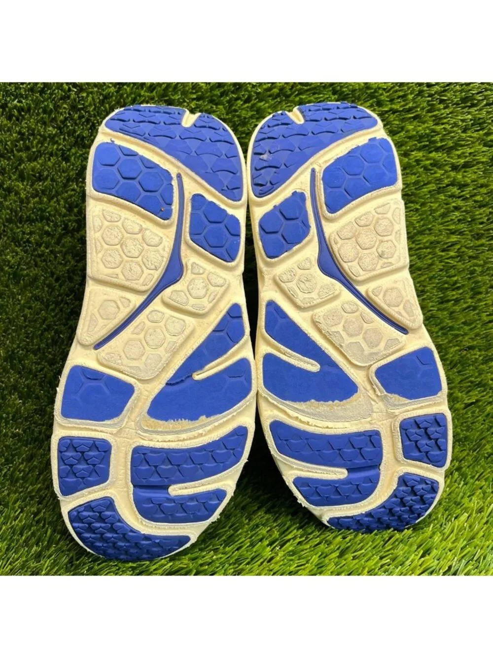 Hoka please review